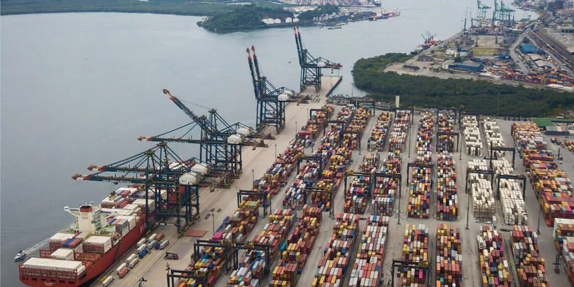 imprensa-internacional-repercute-tarifaco-de-trump-contra-o-brasil