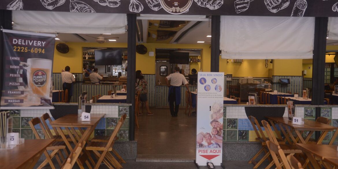 tarifaco-dos-eua-pode-encarecer-alimentacao-em-bares-e-restaurantes