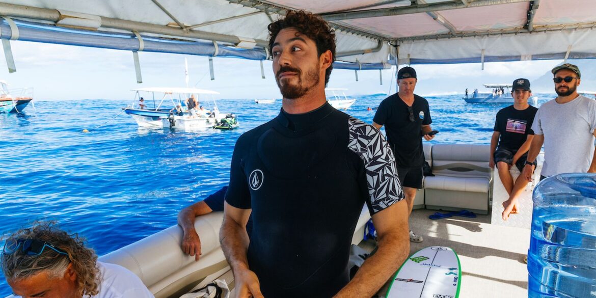 surfe:-yago-dora-chega-ao-finals-como-lider-do-ranking-mundial